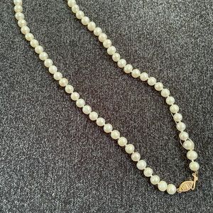 Pearl necklace